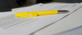 yellow pen